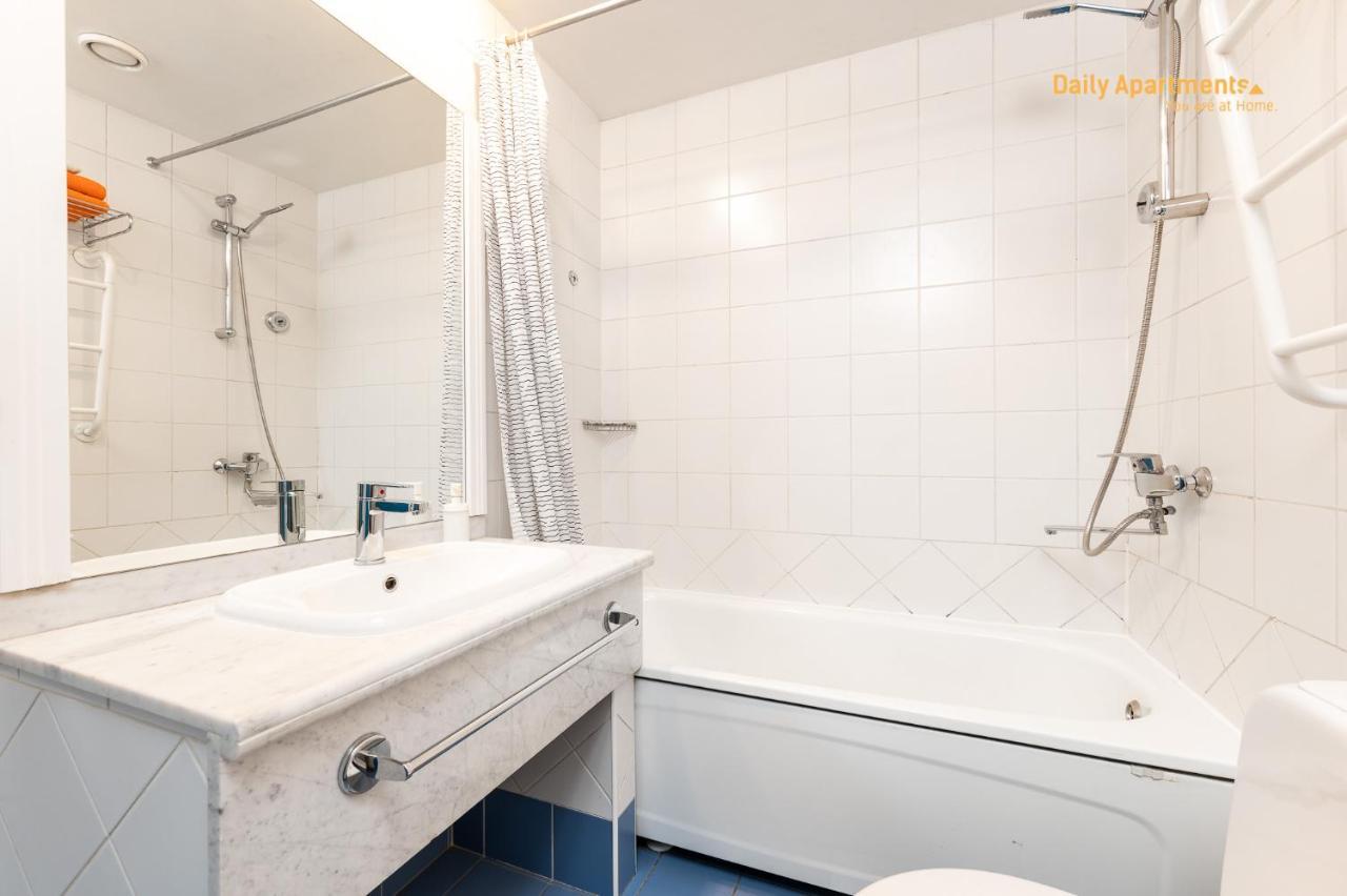 Daily Apartments - Apartment With Bath Reval Esterno foto